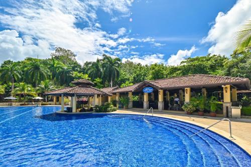 CR Luxury Del Mar 2Q 3 Bdrm in Herradura
