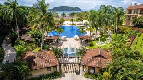CR Luxury Del Mar 2Q 3 Bdrm in Herradura