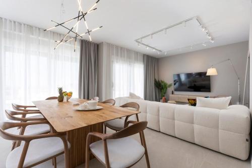 Terra House Luxury Living Between Mountain & Sea in Zrnovnica
