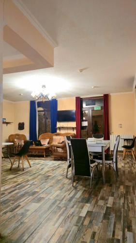Kashmiri kitchens hotel in Gudauri