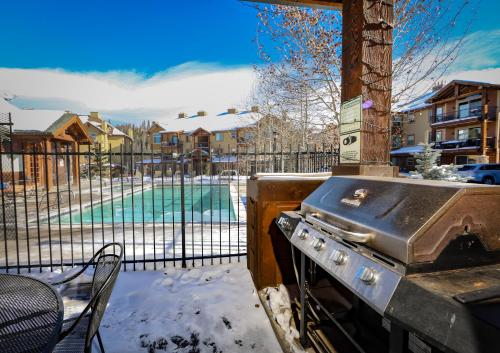 Trailhead 211 shared hot tub in וינטר פארק(סי או)