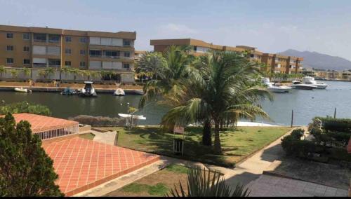 Beautiful apartment in Marina del Rey near Italcambio