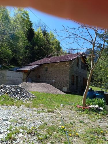 Viesnīcas āriene, Bujtina Ora e Shales in Boge