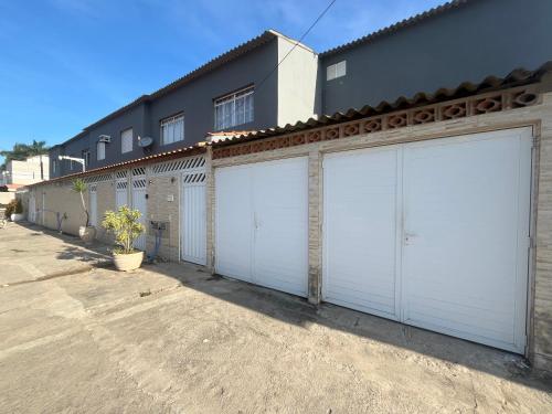 Casa 1 km da Praia Enseada com Garagem in ชารดิง วีร์จิเนีย