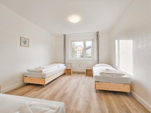 Tolstov Apartments - Monteurwohnung - 2 Schlafzimmer - Küche - Waschmaschine (Tolstov Apartments - Monteurwohnung - 2 Schlafzimmer - Kuche - Waschmaschine) in Heiligenhaus