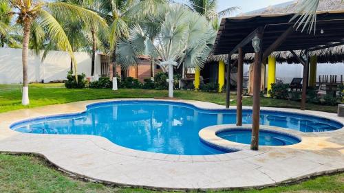 Casa de playa in Coatepeque