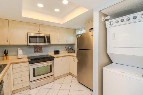 Ocean Village Club K17 - image 37