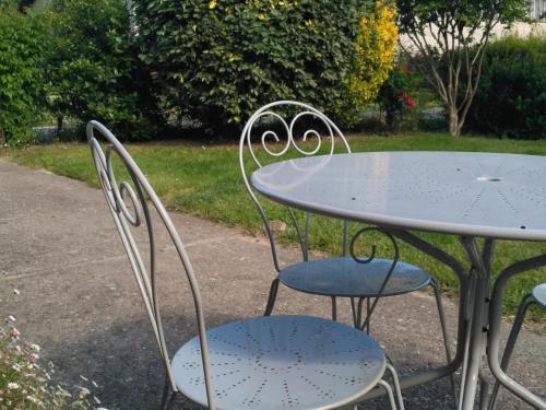 Gîte Saint-Capraise-de-Lalinde, 3 pièces, 5 personnes - FR-1-616-150 (Charmante Maison de Campagne avec Jardin Cloture, Cheminee et Wi-Fi Proche de la Dordogne - FR-1-616) in Saint-Capraise-de-Lalinde