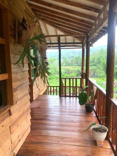 Kampung Bareto Cottage And Resto in Cisurupan