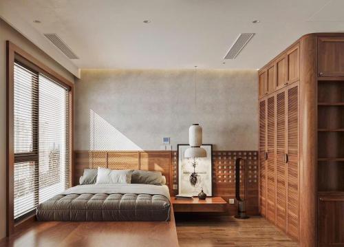 One-Bedroom Apartment image 3