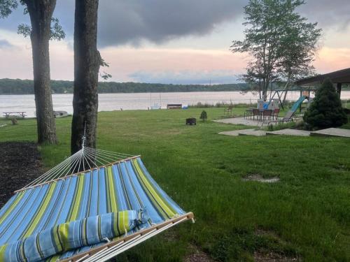 Hideaway - LakeHouse/spa/dock/ in Pocono Summit, USA