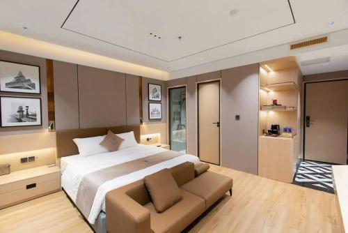 One-Bedroom Apartment image 6