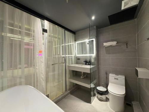 One-Bedroom Apartment image 1