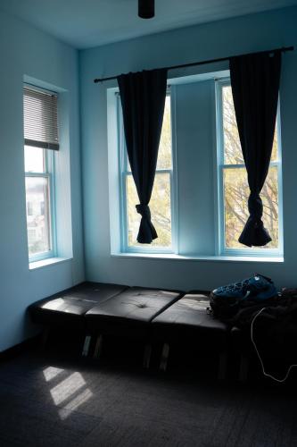 U Street Capsule Hostel - image 9