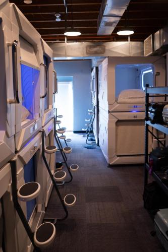 U Street Capsule Hostel - image 6