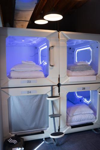 U Street Capsule Hostel - image 10