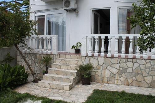 Rooms and Apartments Milana - image 4