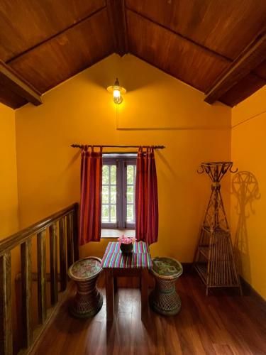 Family Room image 2