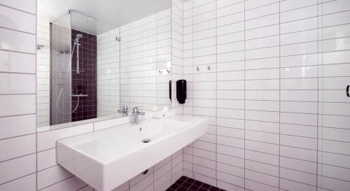 Clarion Collection Hotel Hammer - image 8