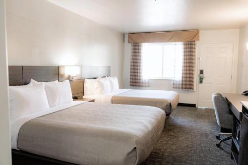 Quality Inn & Suites Lathrop - image 10