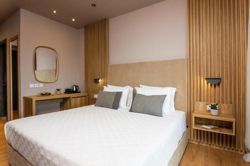 Superior Double or Twin Room with Sea View image 4