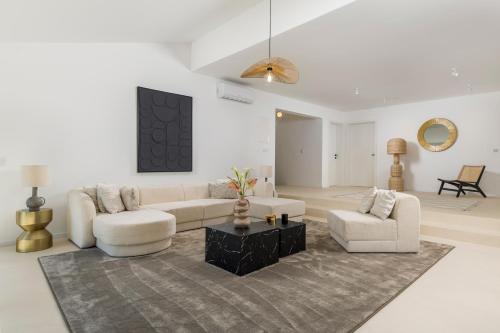 Villa Carla house with hot tub and beautiful garden in โปเลียเน