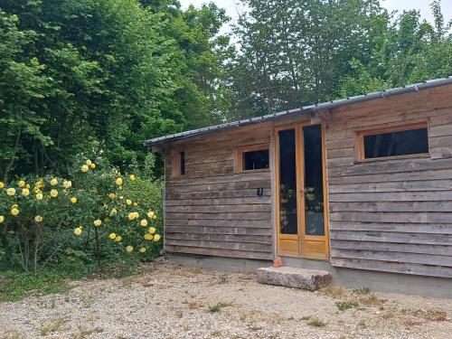 Viesnīcas āriene, Chalet avec bain à remous à Saint-Loup-Terrier (Chalet avec bain a remous a Saint-Loup-Terrier) in Hagnicourt