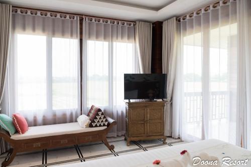 ห้องเตียงใหญ่หรือเตียงแฝดมีวิวภูเขา (Double or Twin Room with Mountain View)