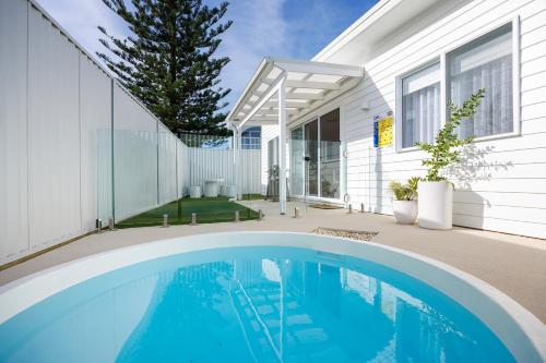 Olas Villa 6 - Plunge Pool & Walk to Beach, Anna Bay (foto 9)