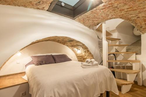 Stay in a real medieval tower, lower floors, Tallinn (photo 9)