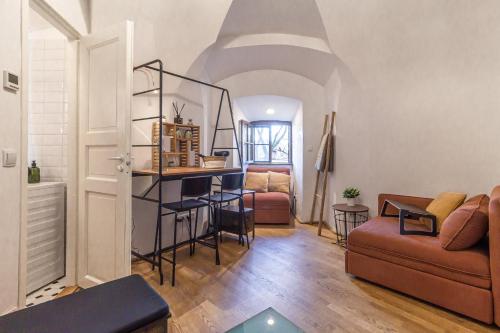 Stay in a real medieval tower, lower floors, Tallinn (photo 6)