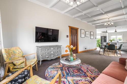 Point Chevalier Life near Museum of Transport & Technology (MOTAT)