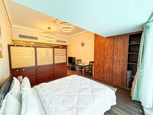 Fully Furnished Studio Lake Terrace, JLT Prime Location by Al sarya Holiday Homes, Dubái (foto 3)