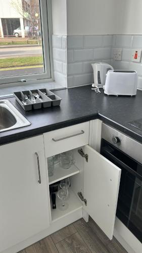 Central 2 Bed Apartment - Free WiFi! in สคอนทรู