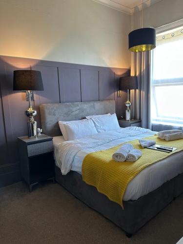 room detail thumbnail 1