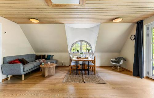 Cozy Home In Skanderborg With Lake View in Ry