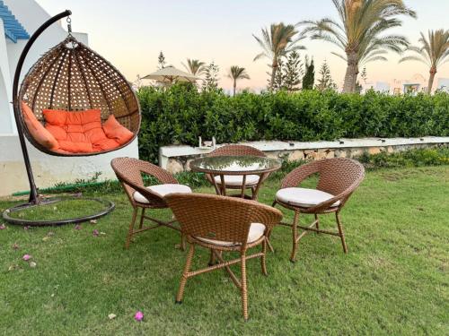 정원, Townhouse in 자위야트 아일라트 누