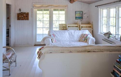 Beautiful Home In Anholt With Wifi in เกรนา