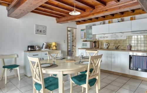 кухня, Charmante Maison De Campagne in Carentan