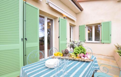 Зовнішній вигляд готелю, 2 Bedroom Amazing Home In Sassetta in Сасета