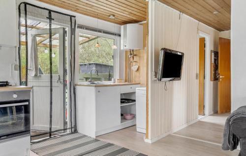 Kitchen, Lovely Home In Hadsund With Wifi in Helberskov