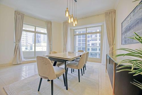 Luxury Marina Stay - City Views & Big Balcony, Dubaï (photo 4)