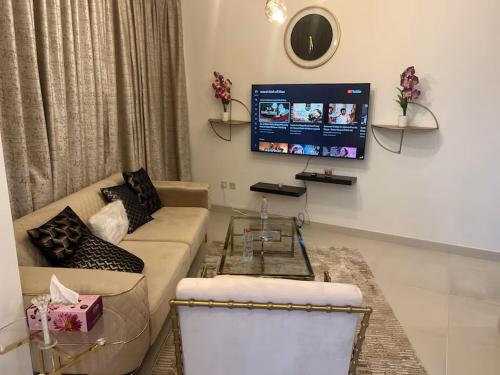 Elegant 1 Bedroom Apartment, The Lofts West Tower, Downtown Dubai By Al sarya Holiday Homes, Dubai (Foto 4)