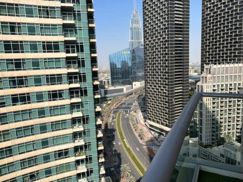 Elegant 1 Bedroom Apartment, The Lofts West Tower, Downtown Dubai By Al sarya Holiday Homes, Dubai (Foto 8)