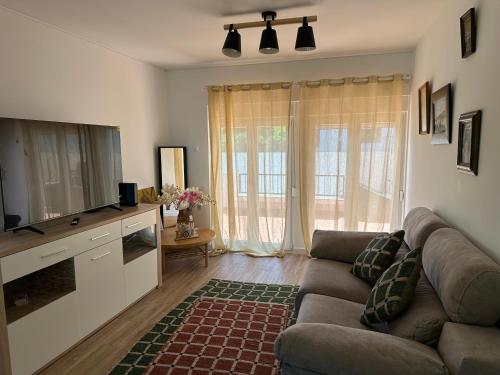 Lindo Quintal Estoril Guest House gîte à louer São João do Estoril