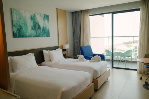 Sea View Standard Room in The Arena Resort Cam Ranh - image 3