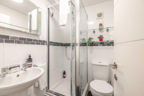 Windsor Gem 3 Bed, 2 Bath, Parking - By Tempstay, Windsor (fotografie 2)