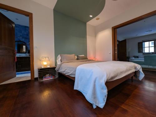 Villa Santa Oliva - pool, vineyards & beaches in Santa Oliva