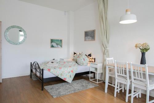 1 double bed, 1 twin bed, 1 sofa bed