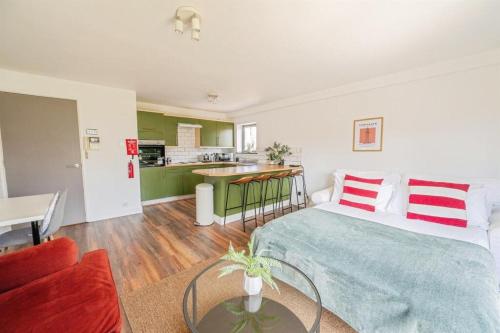 City Centre Snow Hill Apartment (Sleeps 6), Birmingham (photo 4)